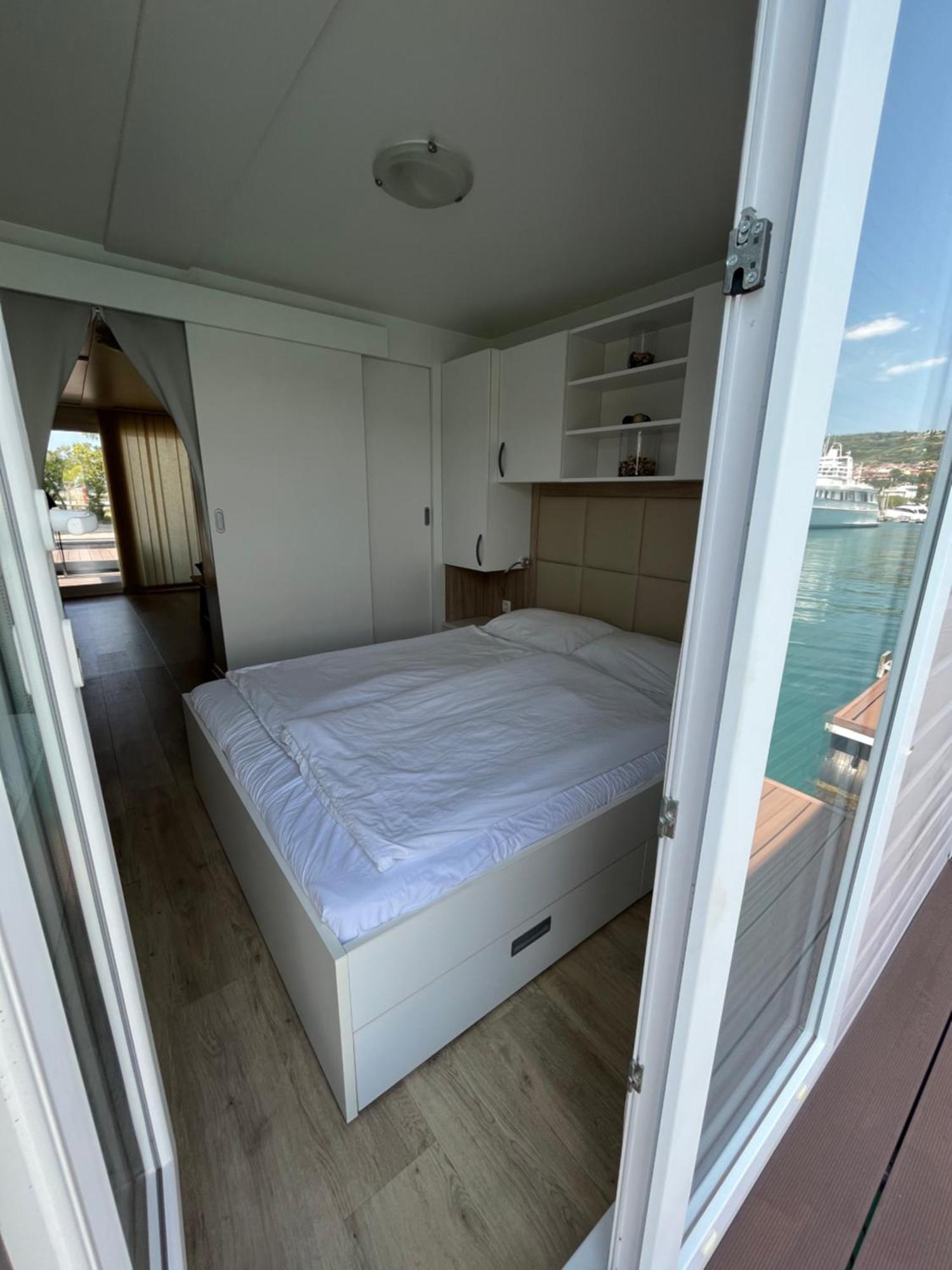 Marina Luxury Houseboat Lace Portoroz Exterior photo
